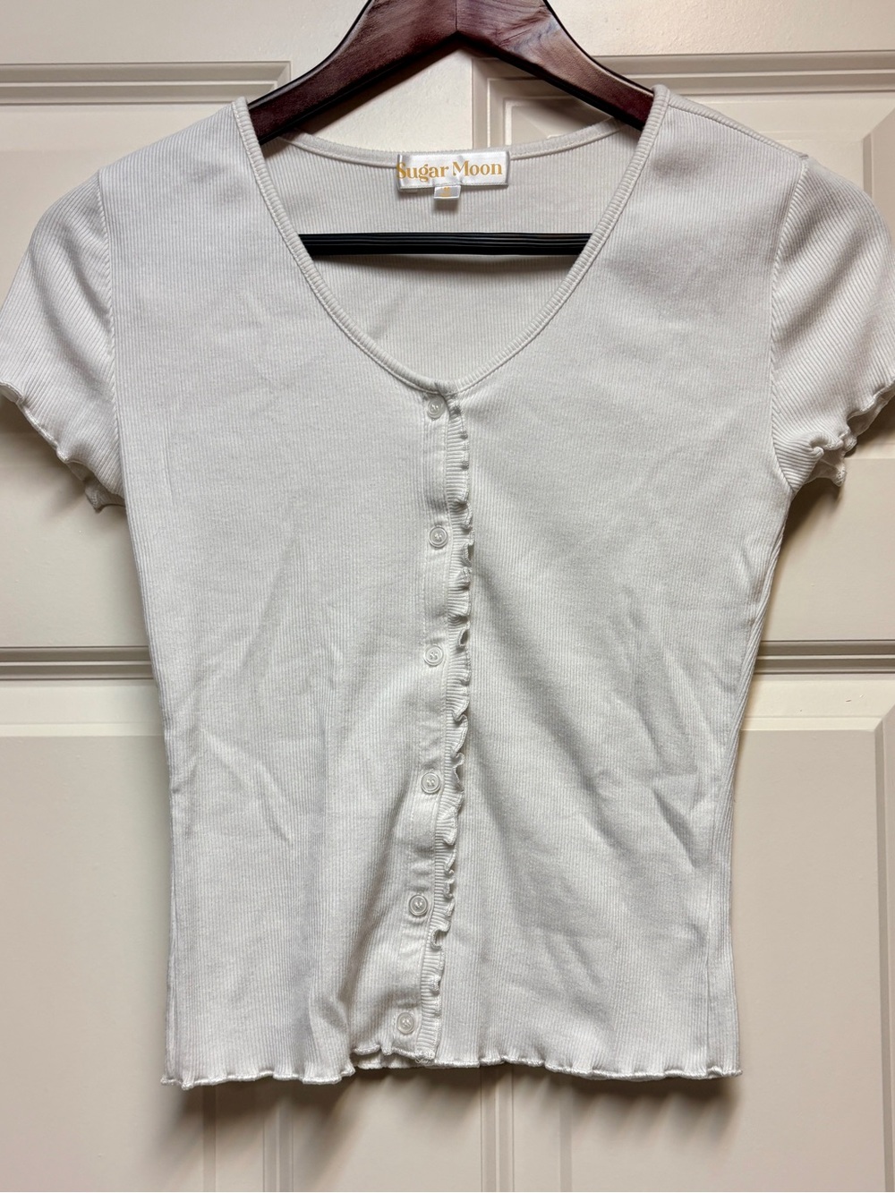 Sugar Moon Juniors White Ribbed Button-Front Short Sleeve Top